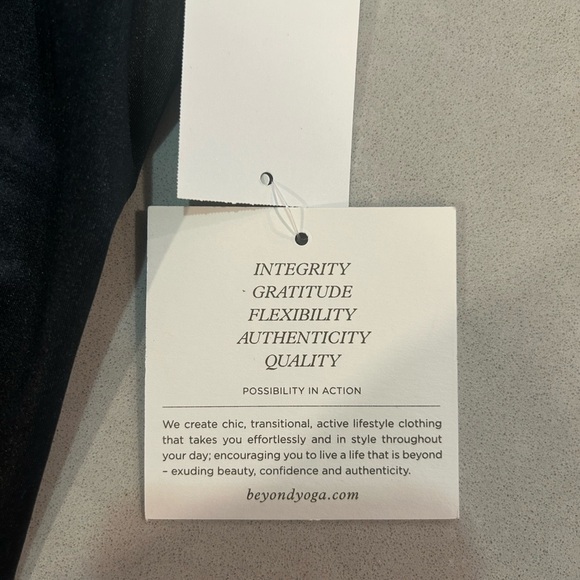 Beyond Yoga Charcoal Tank Top - Picture 5 of 6